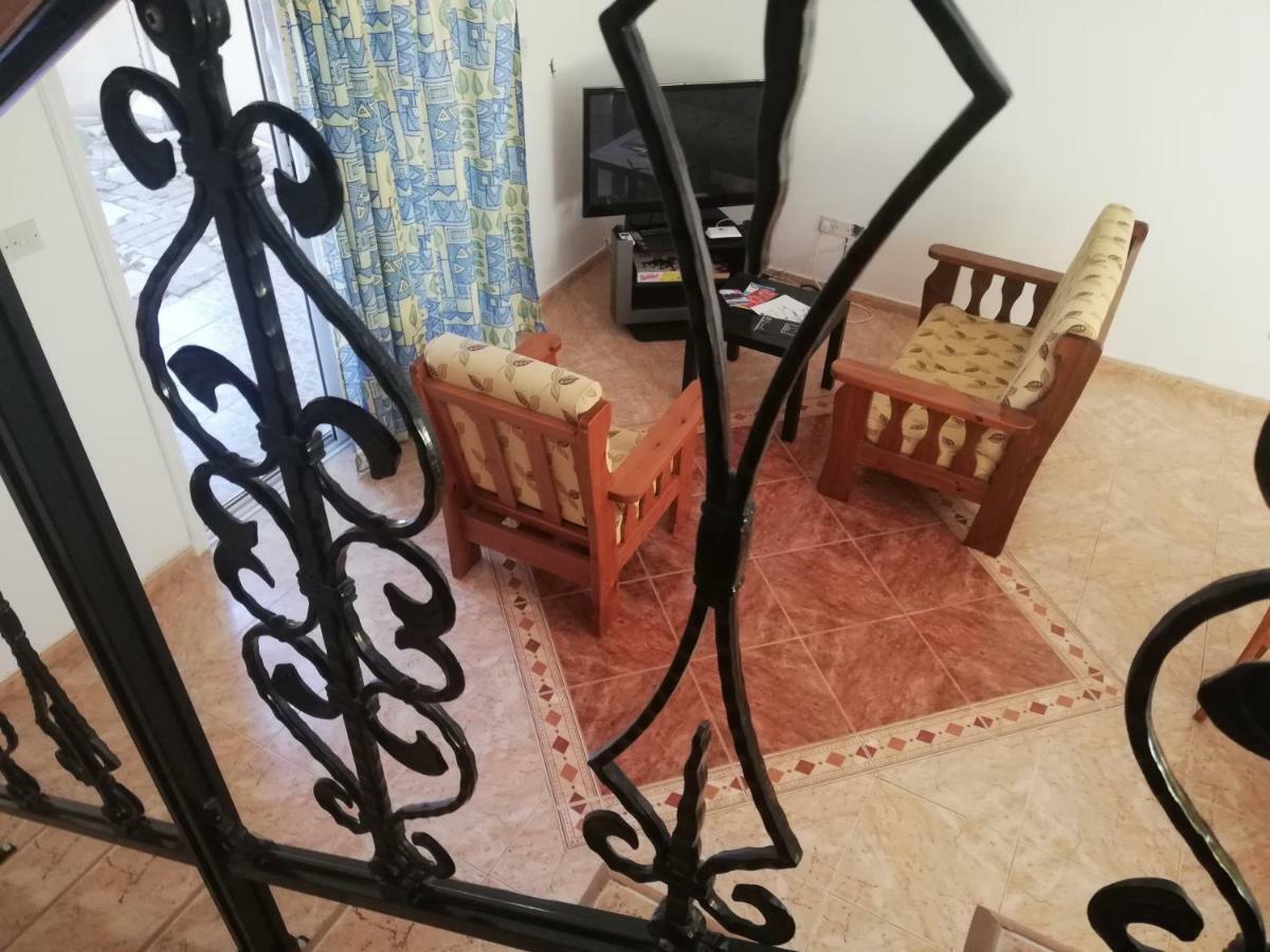 Appartement Chriselina Gottage à Paphos Extérieur photo