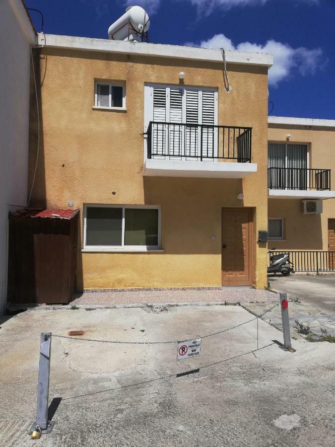 Appartement Chriselina Gottage à Paphos Extérieur photo