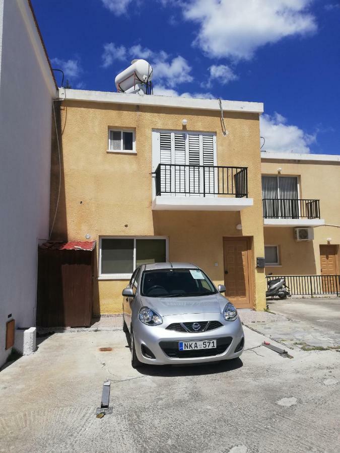 Appartement Chriselina Gottage à Paphos Extérieur photo