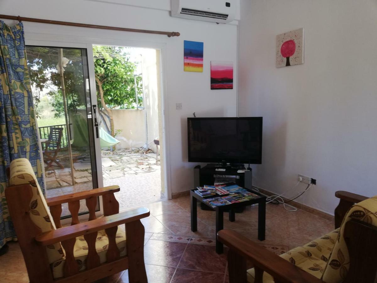 Appartement Chriselina Gottage à Paphos Extérieur photo